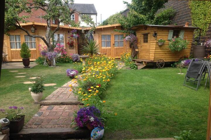 Alice Guest House.jpeg