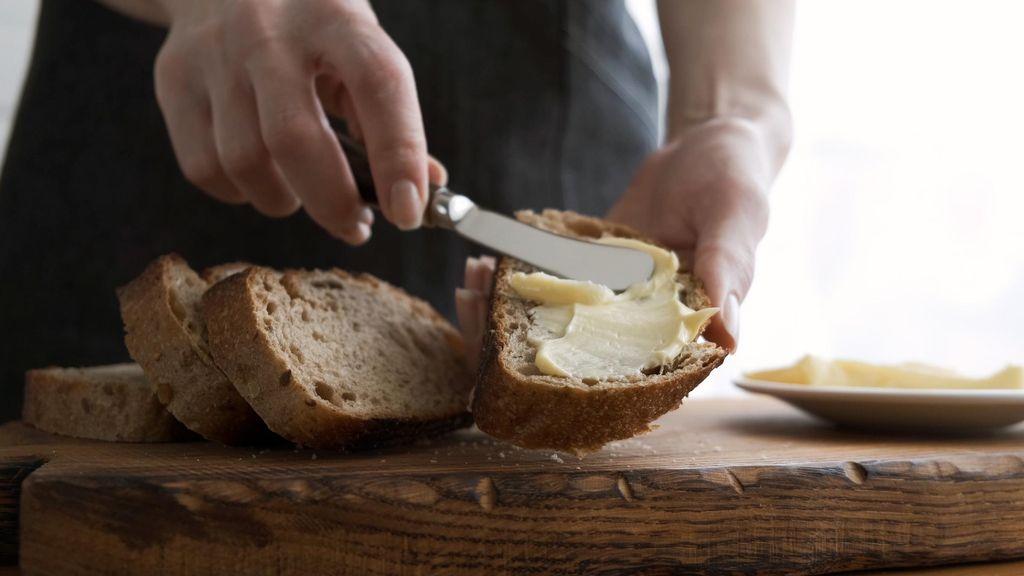 The tradition of bread with butter is to ward off hunger during the new cycle.