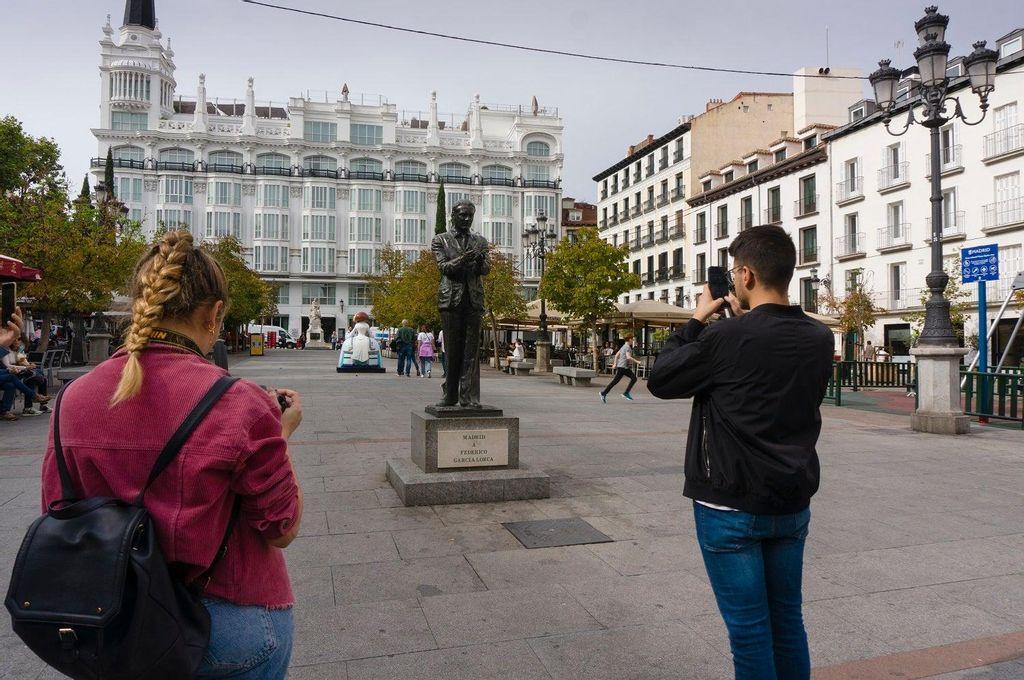 The statue of Lorca in front of the Teatro Español, in Plaza de Santa Ana.