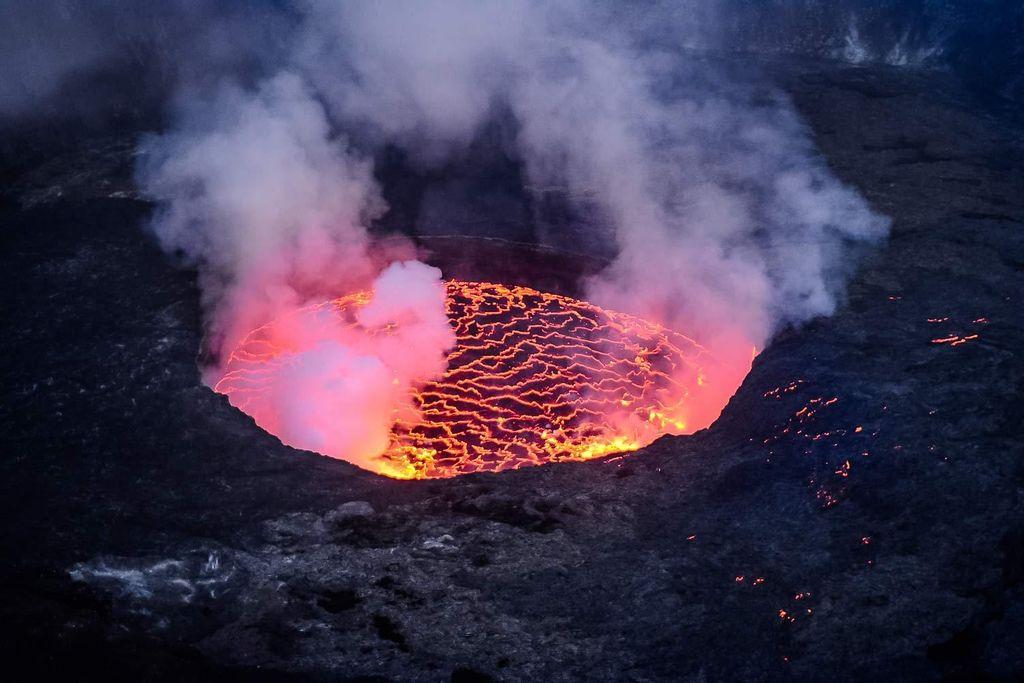 Nyiragongo, active volcanoes