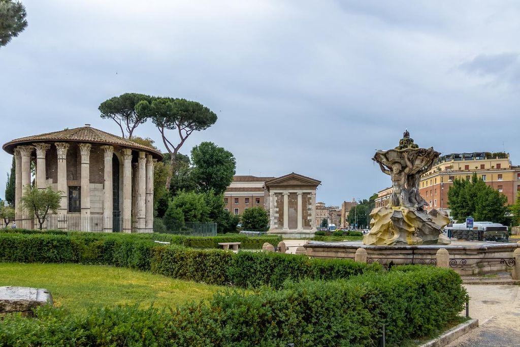 Discover the Boarium Forum and the fountain of the Tritons next to the Bocca della Verità.