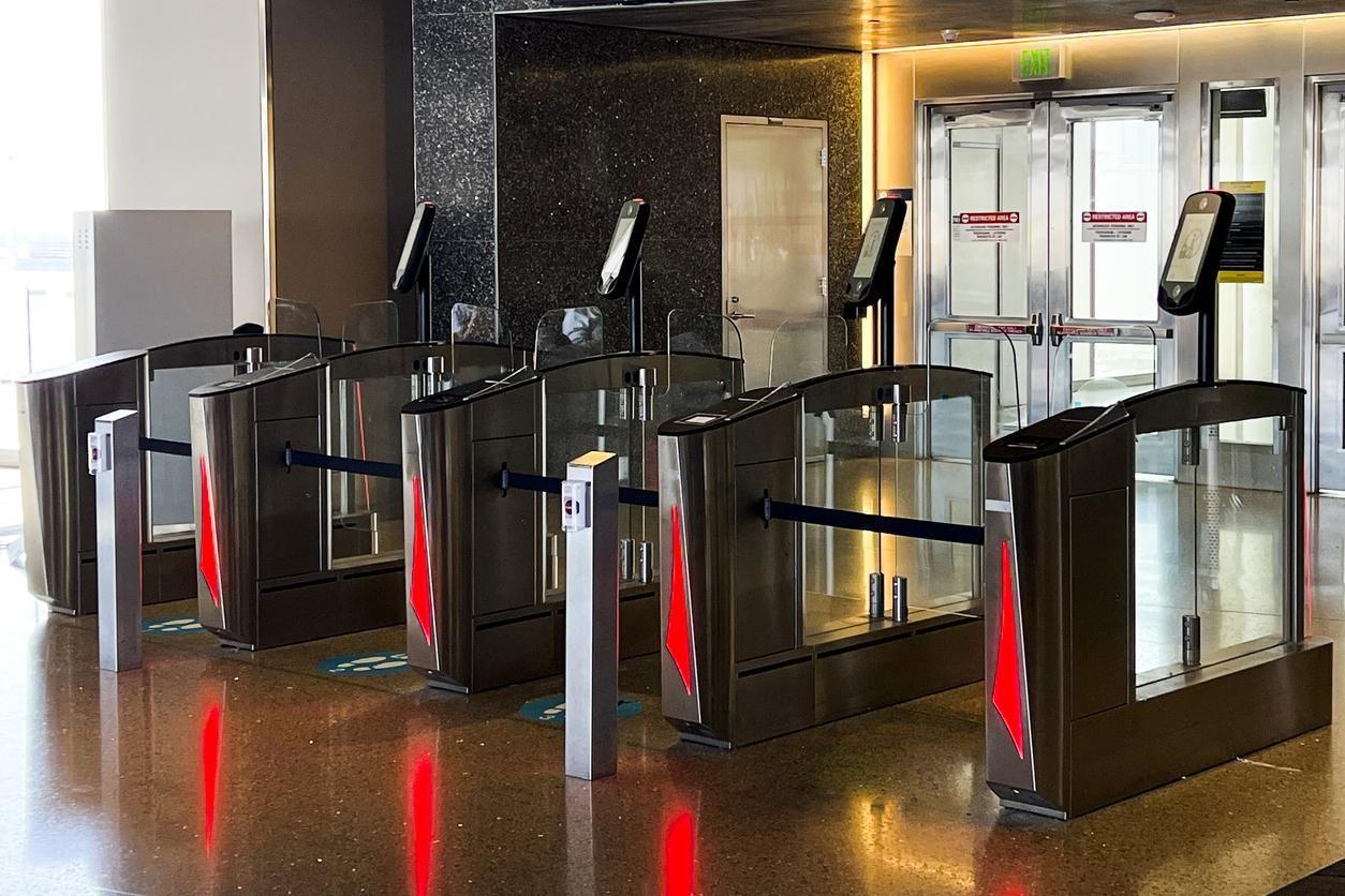 La tecnologia è parte integrante della vita quotidiana in qualsiasi aeroporto del mondo.