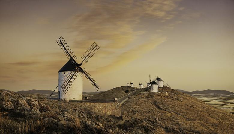If we pull on stereotypes... this is the most typical landscape of La Mancha.