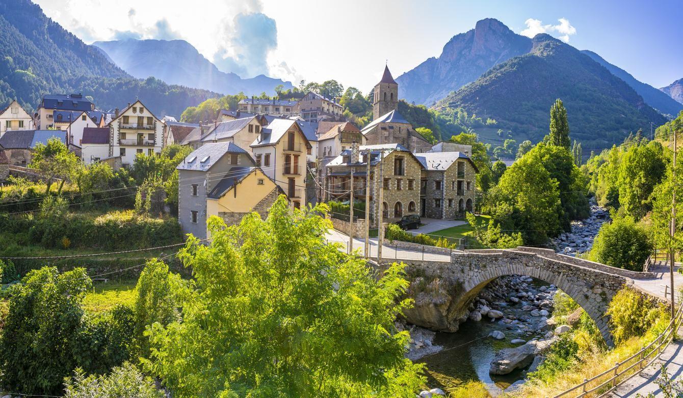 Aragon stands out for its mountainous landscapes.