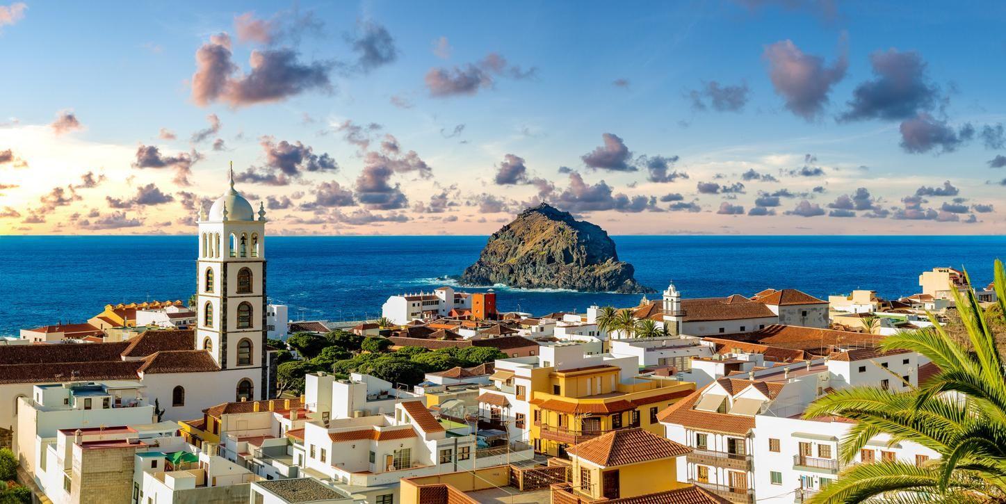 Who hasn't dreamed of living in the Canary Islands?