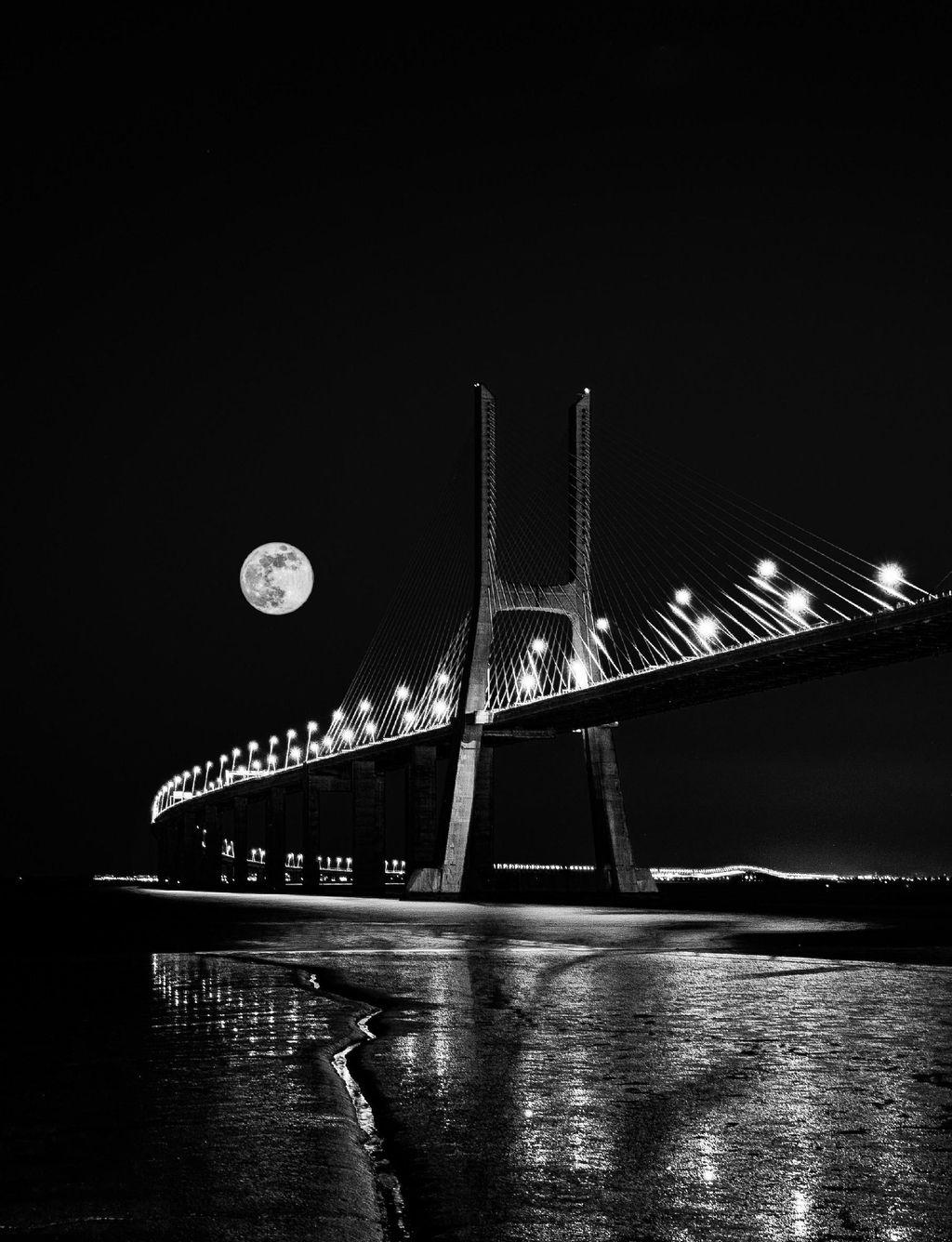 Supermoon viewed from Lisbon