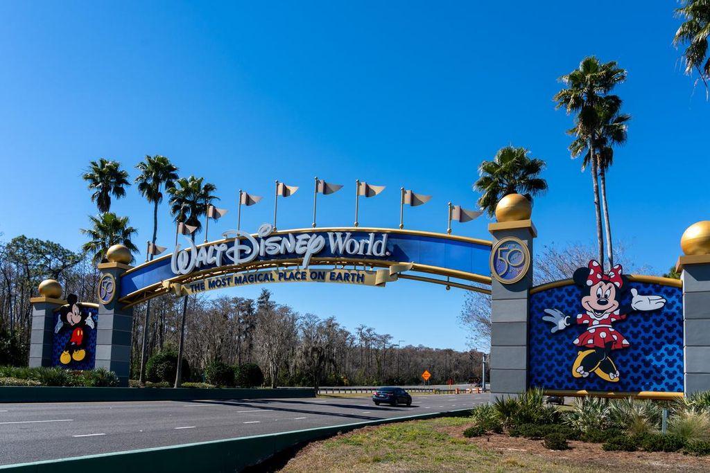 Entrance to Disneyland Orlando.