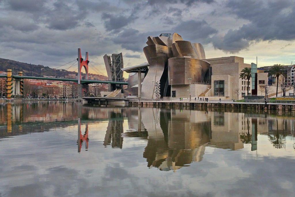 Guggenheim Museum in Bilbao, Frank Gehry