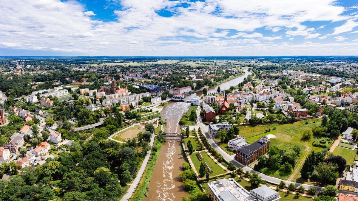 This is the town that offers free homes if you move there.