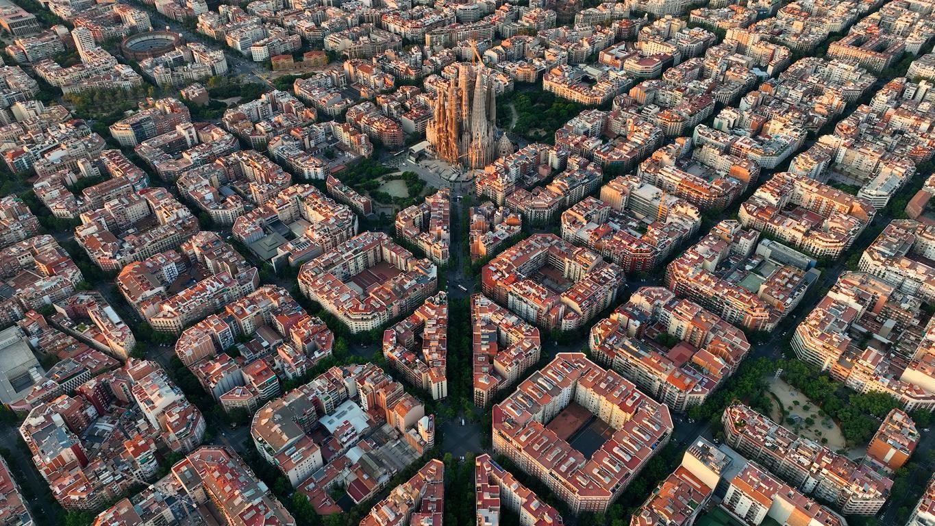 Barcelona, a star destination for foreign travelers.