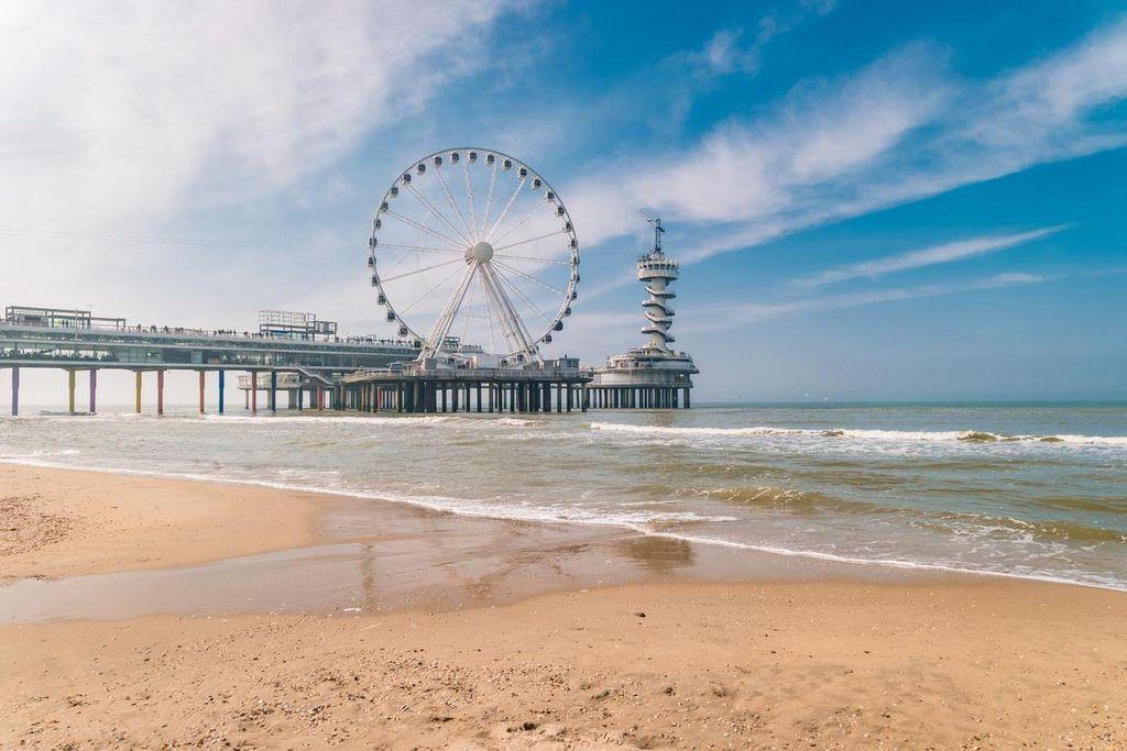 Scheveningen Pier, The Hague.