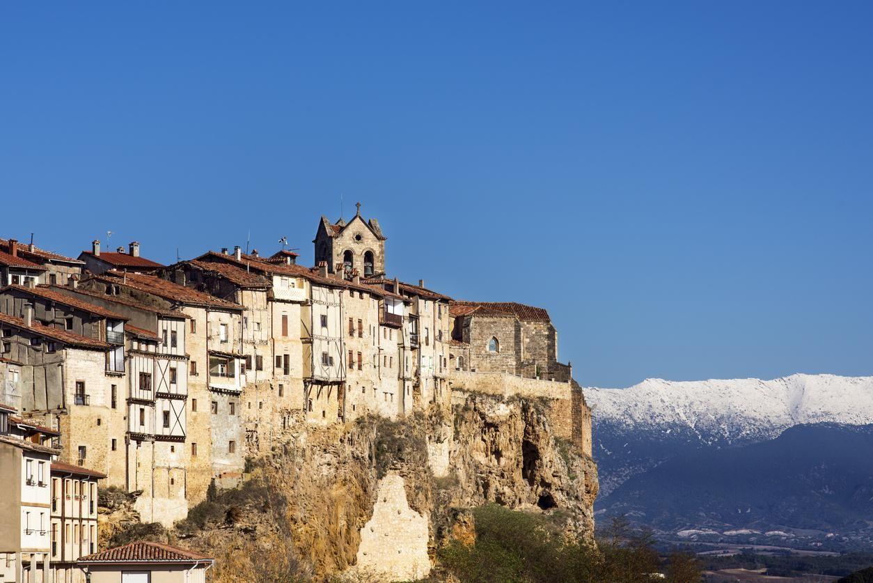 Vista della città medievale di Frías a Burgos