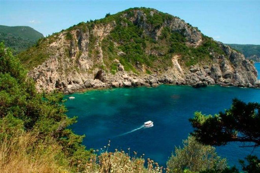 Small Ships for Luxury Cruises