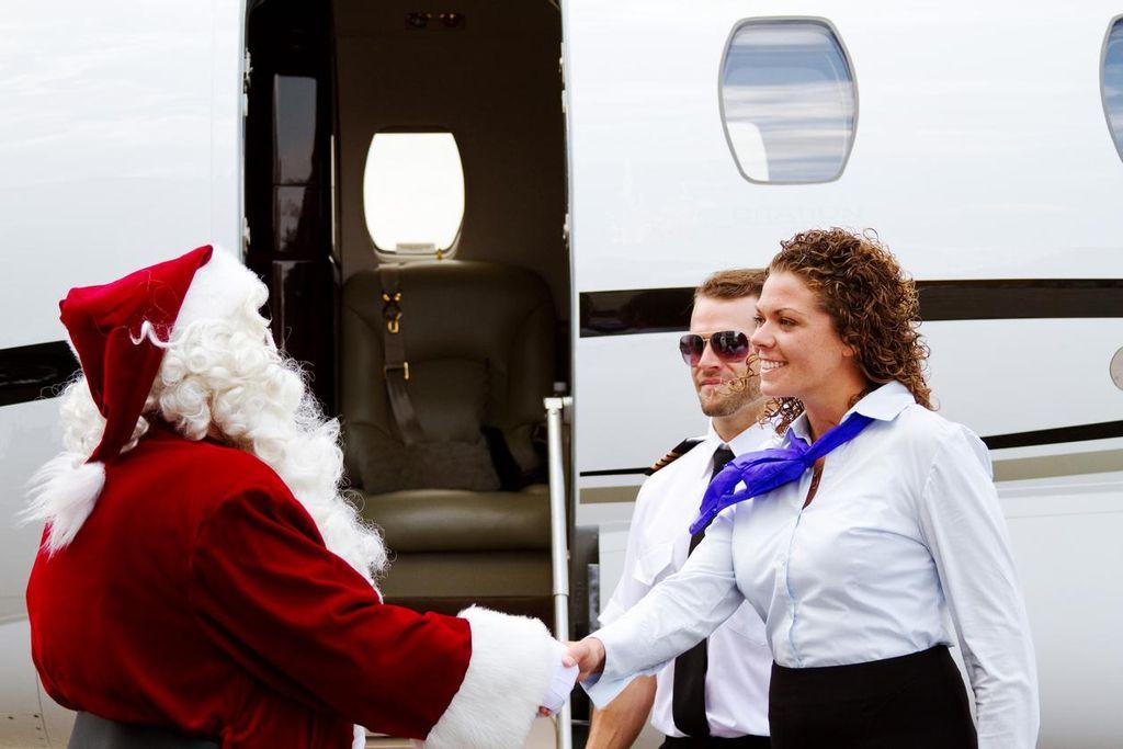 During the holidays, many people travel back to their hometowns.