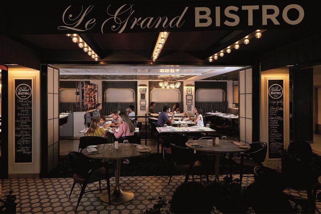 Le Grand Bistro.